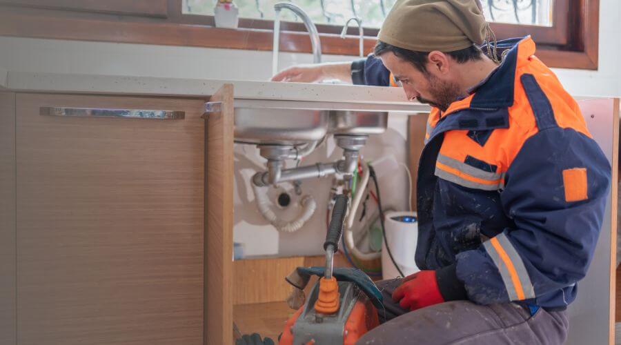 Professional water heater repair in Encinal, TX